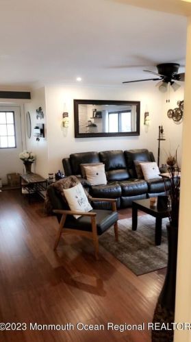 108 Daisy Ct, Jackson Twp NJ  08527-2582 exterior