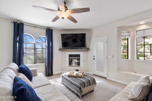 3403 28th St, Phoenix, AZ 85016-7027