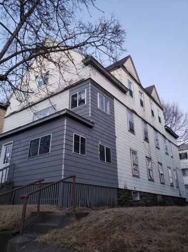 195 Fairmont Ave, Worcester, MA 01604-4761