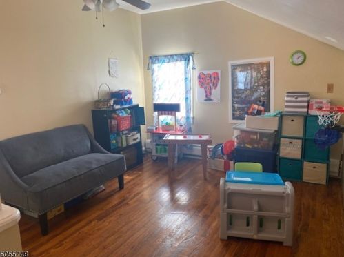 25 Columbus Ave, Belleville NJ 07109-2018 exterior