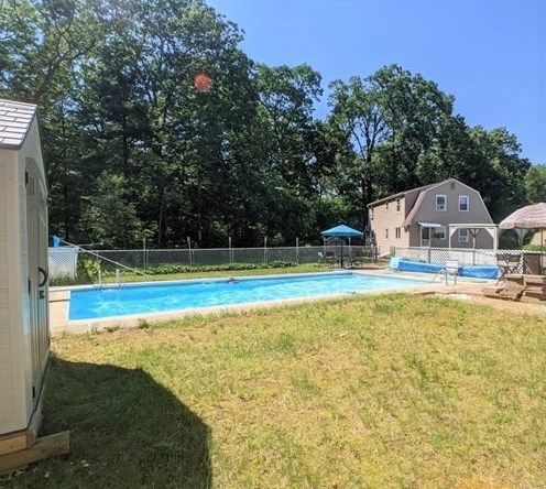 70 Forest Glen Dr, Montgomery, MA 01085-4710