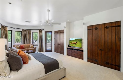 2020 Bethany Home Rd, Phoenix AZ 85014-2434 exterior