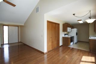 7314 Country Hill Dr, Fort Wayne, IN 46835-9408