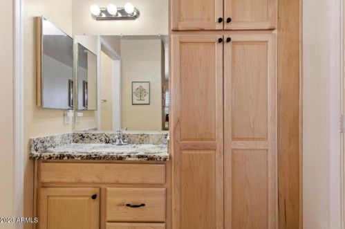 3218 37th St, Phoenix AZ 85018-6304 exterior