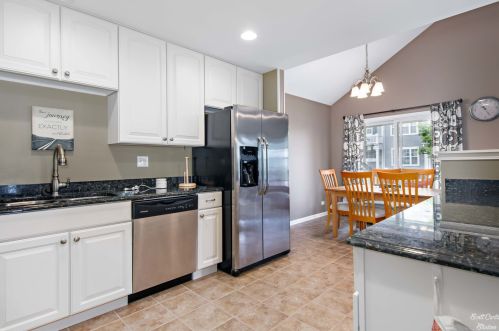 1251 Driftwood Ln, Pingree Grove IL 60140-2062 exterior