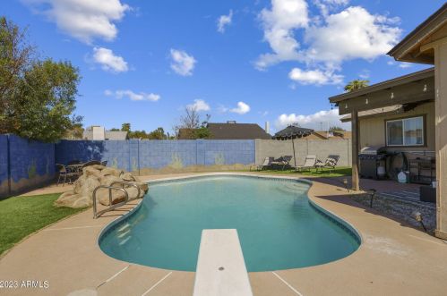 6822 43rd Pl, Phoenix AZ  85042-5218 exterior