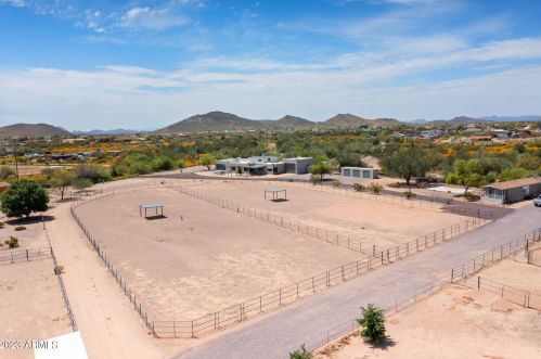 39068 15th Ave, Phoenix AZ 85086-7226 exterior