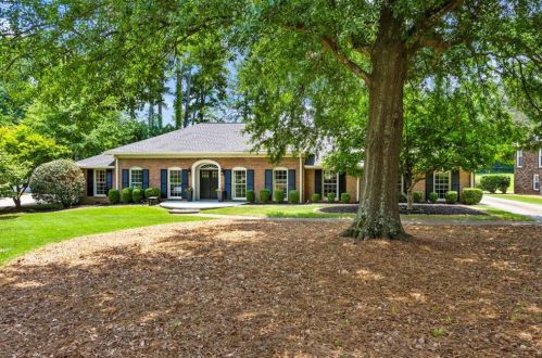 1067 Coronation Dr, Atlanta, GA 30338-2611