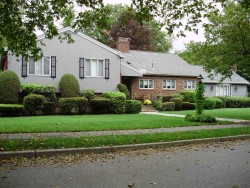47 Oakvale Rd, Newton, MA 02468-1116