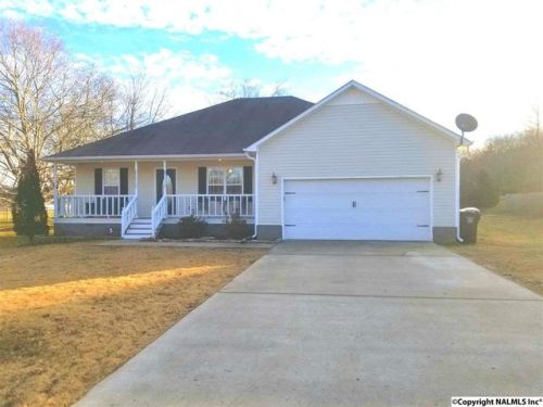 22 Cobb St, Woodville, AL 35776-6000