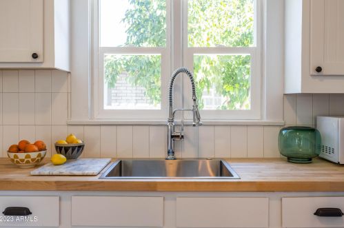 905 Coronado Rd, Phoenix AZ 85008-3931 exterior