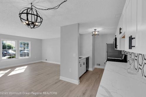 402 Daffodil Dr, Jackson Twp NJ 08527-4127 exterior