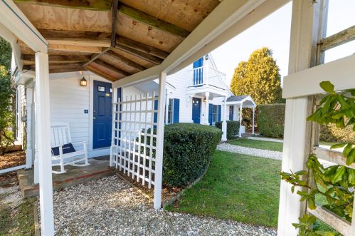 407 Old Harbor Rd, Chatham MA 02633-2375 exterior