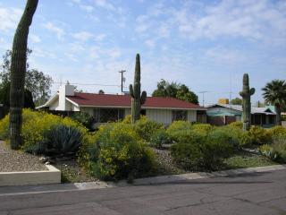 1431 Royal Palm Rd, Phoenix AZ  85021-5452 exterior