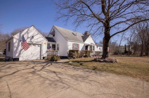 1201 Newman Ave, Seekonk, MA 02771-2619