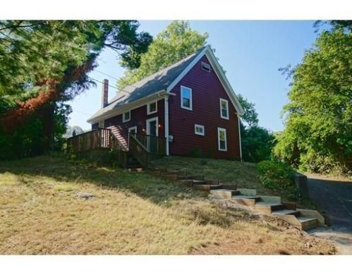 132 Russell St, Peabody, MA 01960-1054