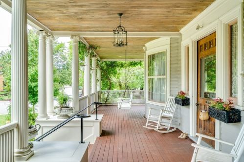 25 Hunnewell Ave, Newton MA 02458-2216 exterior