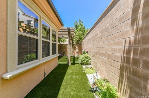 32 Larkfield, Irvine CA 92620-2140 exterior