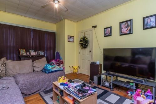 326 Mulberry St, Fall River MA 02721-1317 exterior