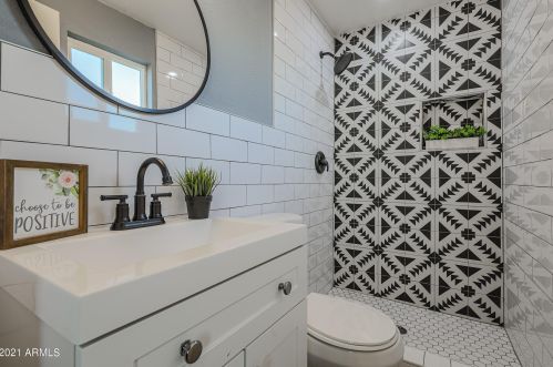 2201 65 Dr, Phoenix AZ 85033-1605 exterior