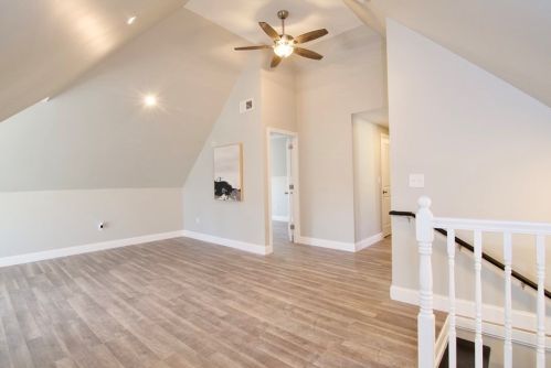 8 Conner Ave, Montgomery MA 01085-2325 exterior