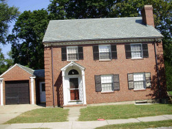 15 Foster St, Newton, MA 02460-1510