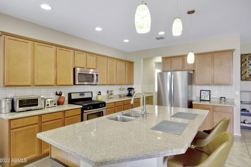 2420 Beverly Rd, Phoenix, AZ 85041-7625