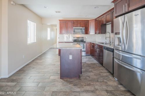 1724 Clarendon Ave, Phoenix AZ 85033-4121 exterior