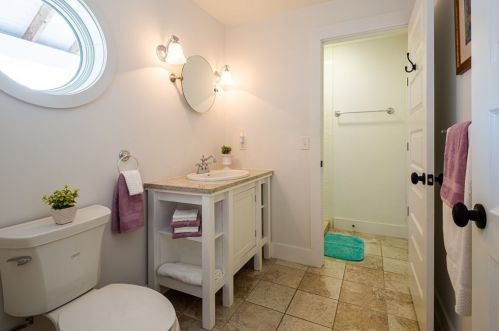 150 Barcliff Ave, Chatham MA 02633-1904 exterior