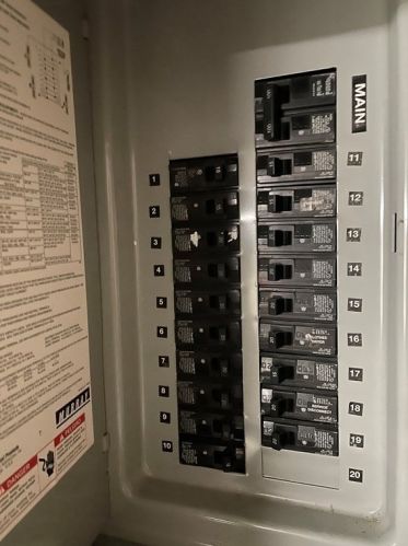 592 Washington Ave, Chelsea MA 02150-3907 exterior