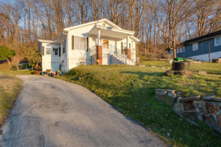 401 Ave, La Follette TN  37766-3925 exterior