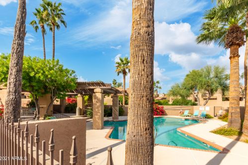 4434 Camelback Rd, Phoenix AZ 85018-2835 exterior