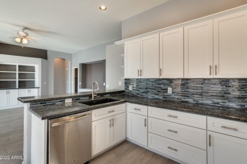 519 Anderson Ave, Phoenix AZ 85023-2211 exterior