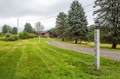 550 Hart St, Dighton MA  02715-1407 exterior