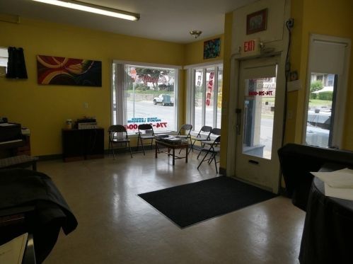 496 Nash Rd, New Bedford MA 02746-1827 exterior