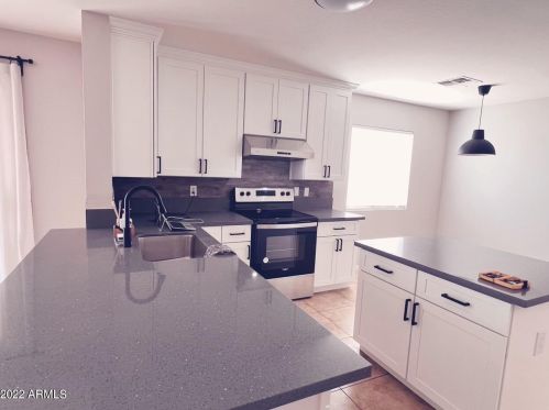 5825 31st Dr, Phoenix AZ  85041-4304 exterior