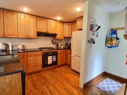 79 Woodlawn Ave, Needham MA  02492-3431 exterior