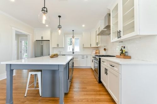 207 Whiting Ave, Dedham MA  02026-3120 exterior