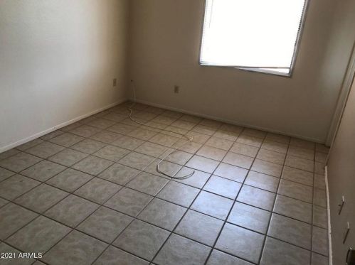 3401 Country Gables Dr, Phoenix AZ  85053-4756 exterior