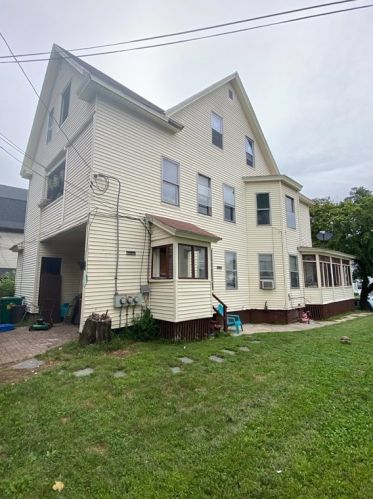 93 May St, Worcester MA 01602-3451 exterior