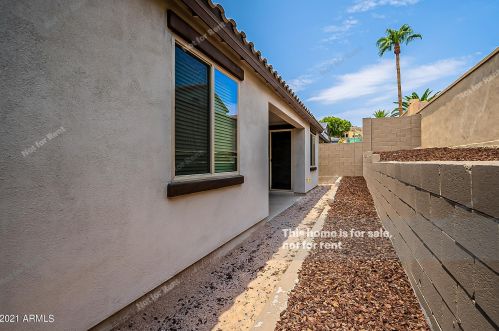 828 Amberwood Dr, Phoenix AZ 85045-0604 exterior
