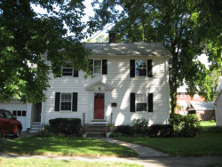 61 Lindbergh Ave, Newton, MA 02465-1650