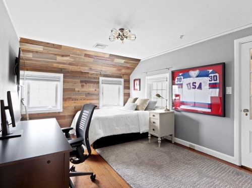 64 Fair Oaks Park, Needham MA 02492-3104 exterior