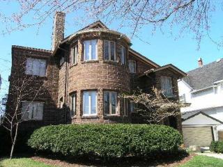 3248 Maple Ave, Forest View, IL 60402-2819