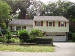 15 Dwhinda Rd, Newton, MA 02468-1831