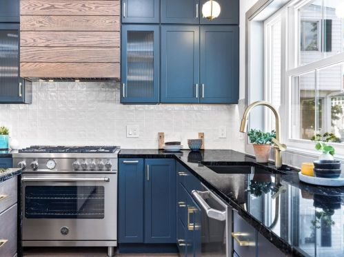 4 Exeter St, Arlington, MA 02474-3415