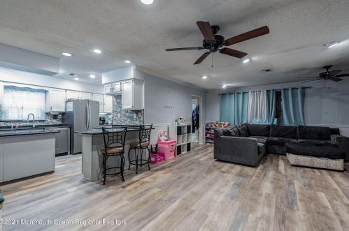 49 Cooks Bridge Rd, Jackson Twp NJ  08527-2523 exterior