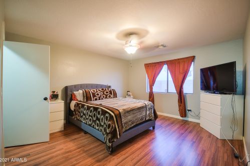 2251 63 Dr, Phoenix AZ 85033-1630 exterior