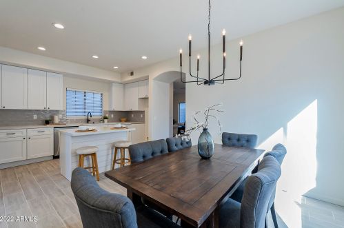 603 Beautiful Ln, Phoenix AZ 85042-7074 exterior