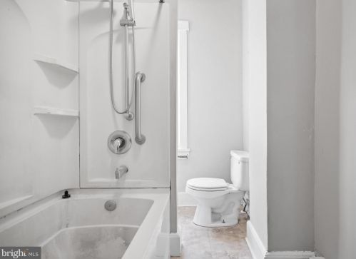 1943 Cooper St, West Deptford NJ 08096-3810 exterior